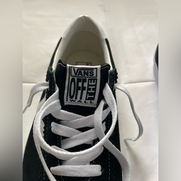 Vans of the Wall Unisex Sneakers - Picture 6 of 9